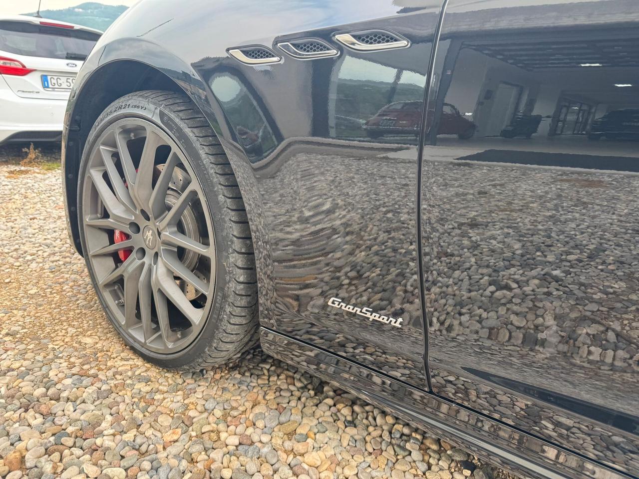 Maserati Ghibli GRANSPORT 3.0 V6 250cv - UNICO PRO