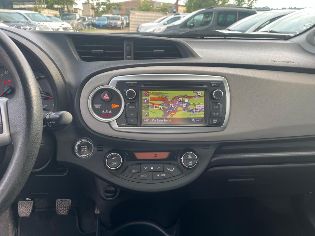 Toyota Yaris 1.0 5 porte Lounge 2012