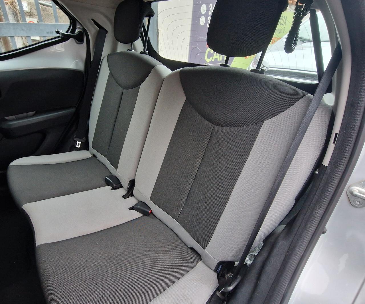 Toyota Aygo 1.0 VVT-i 69 CV 5 porte x-play