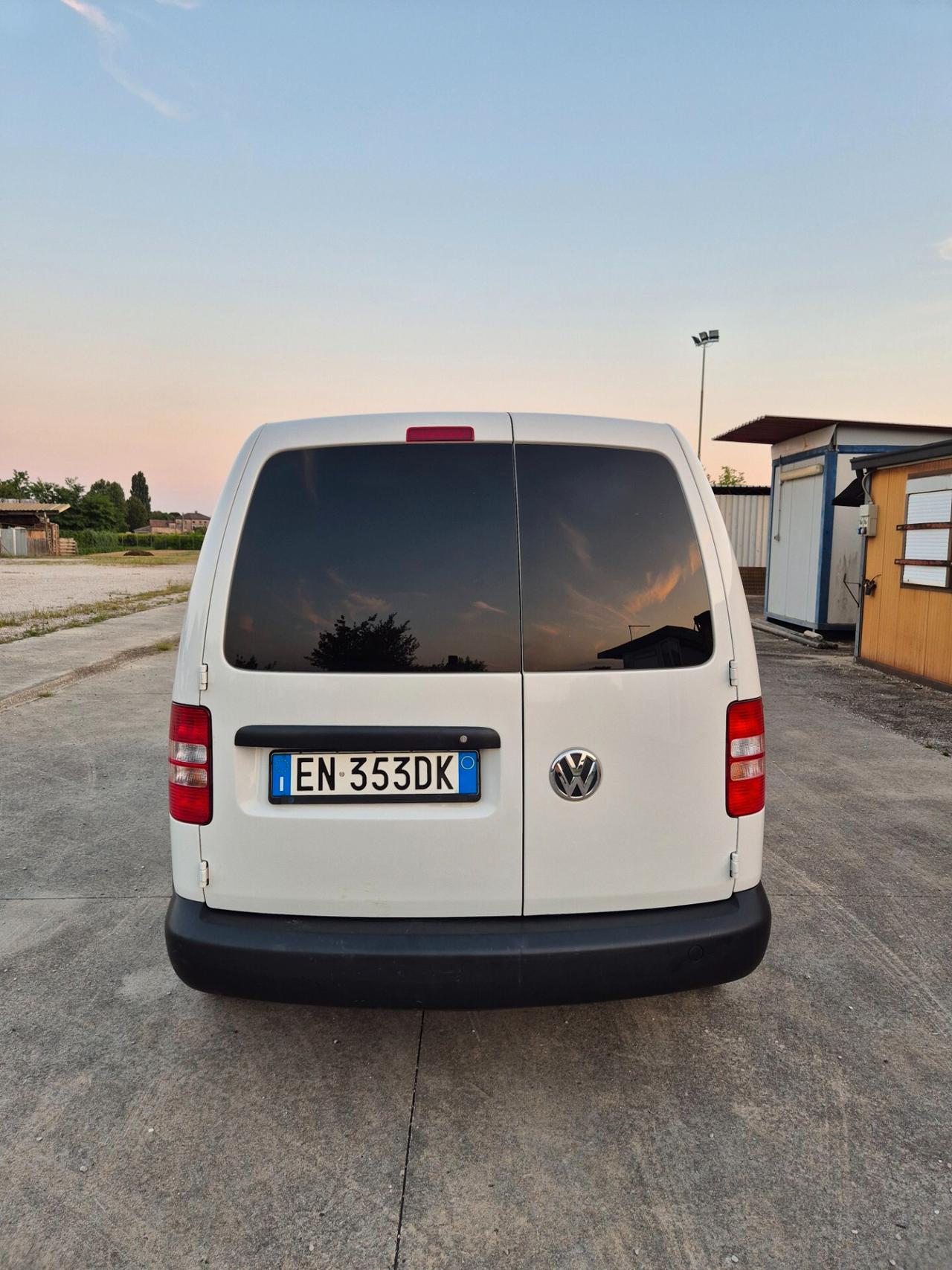 Volkswagen Caddy 1.6 TDI 102 CV neopatentati