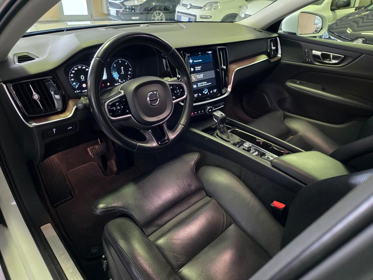 Volvo V60 D4 Geartronic gancio traino, uniproprietario, €6D