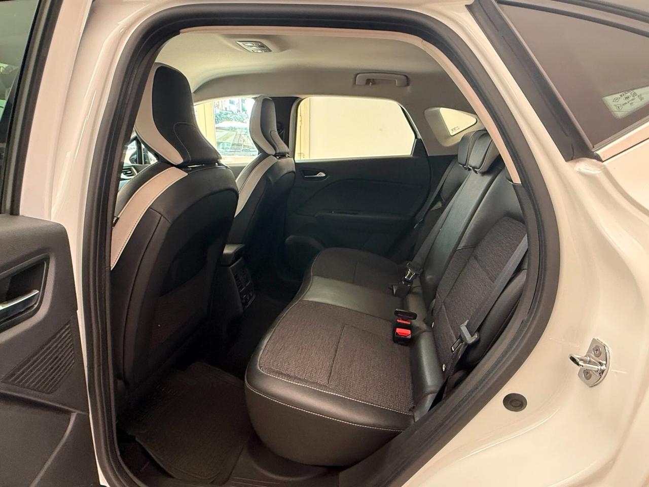 Renault Captur Plug-in Hybrid E-Tech 160 CV Initiale Paris