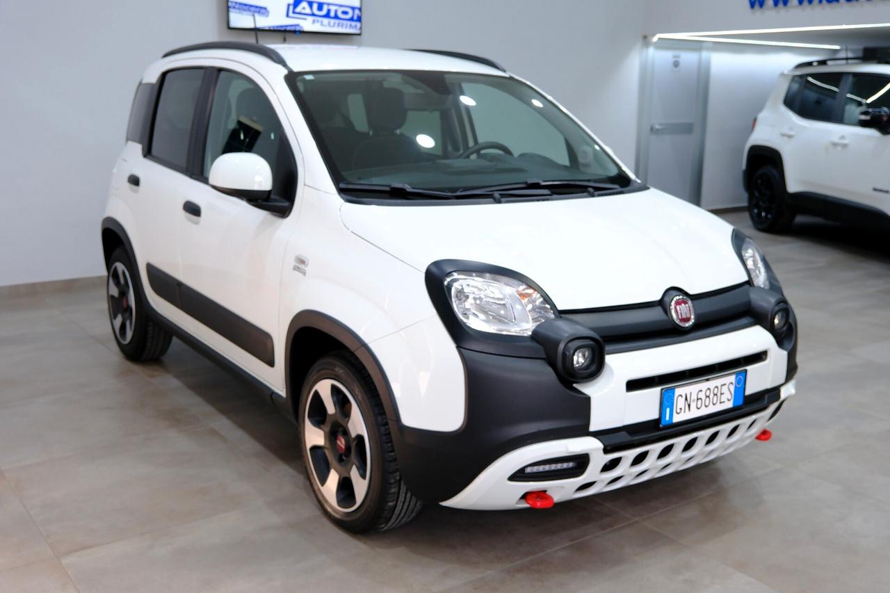 Fiat Panda Cross 1.0 HYBRID 70 cv CARPLAY