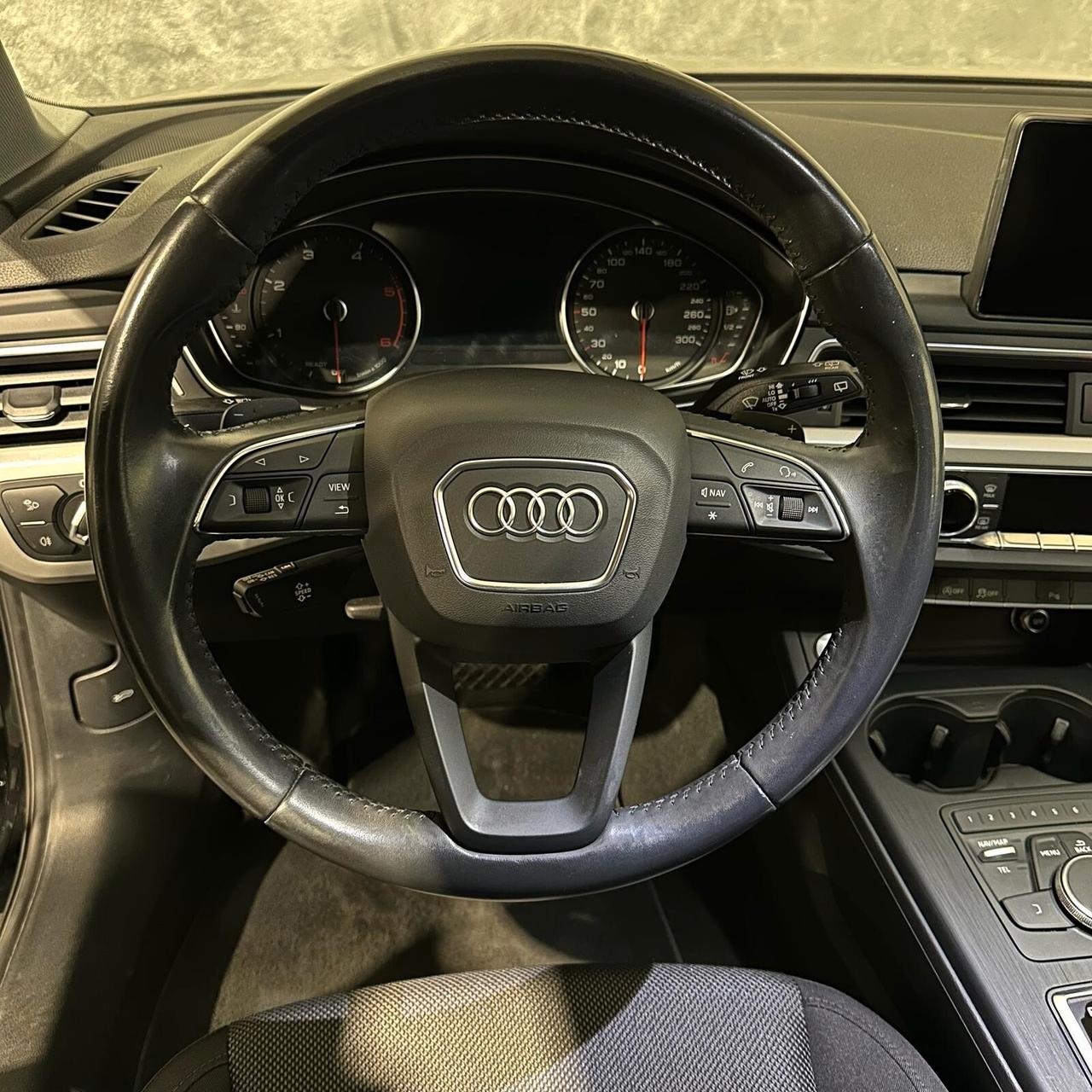 Audi A4 Avant 30 TDI S tronic Business