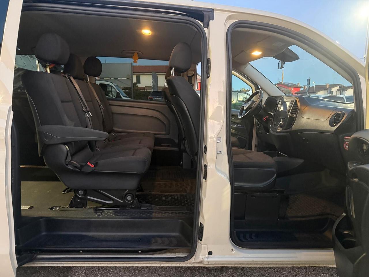 Mercedes Benz vito114CDI AUTOMATICO 5 POSTI AUTOCARRO lungo