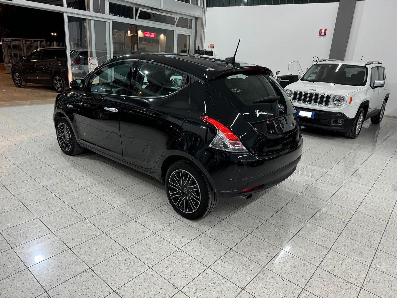 Ypsilon 1.0Hybrid Gold CAR PLAY SUPER BELLA!!!