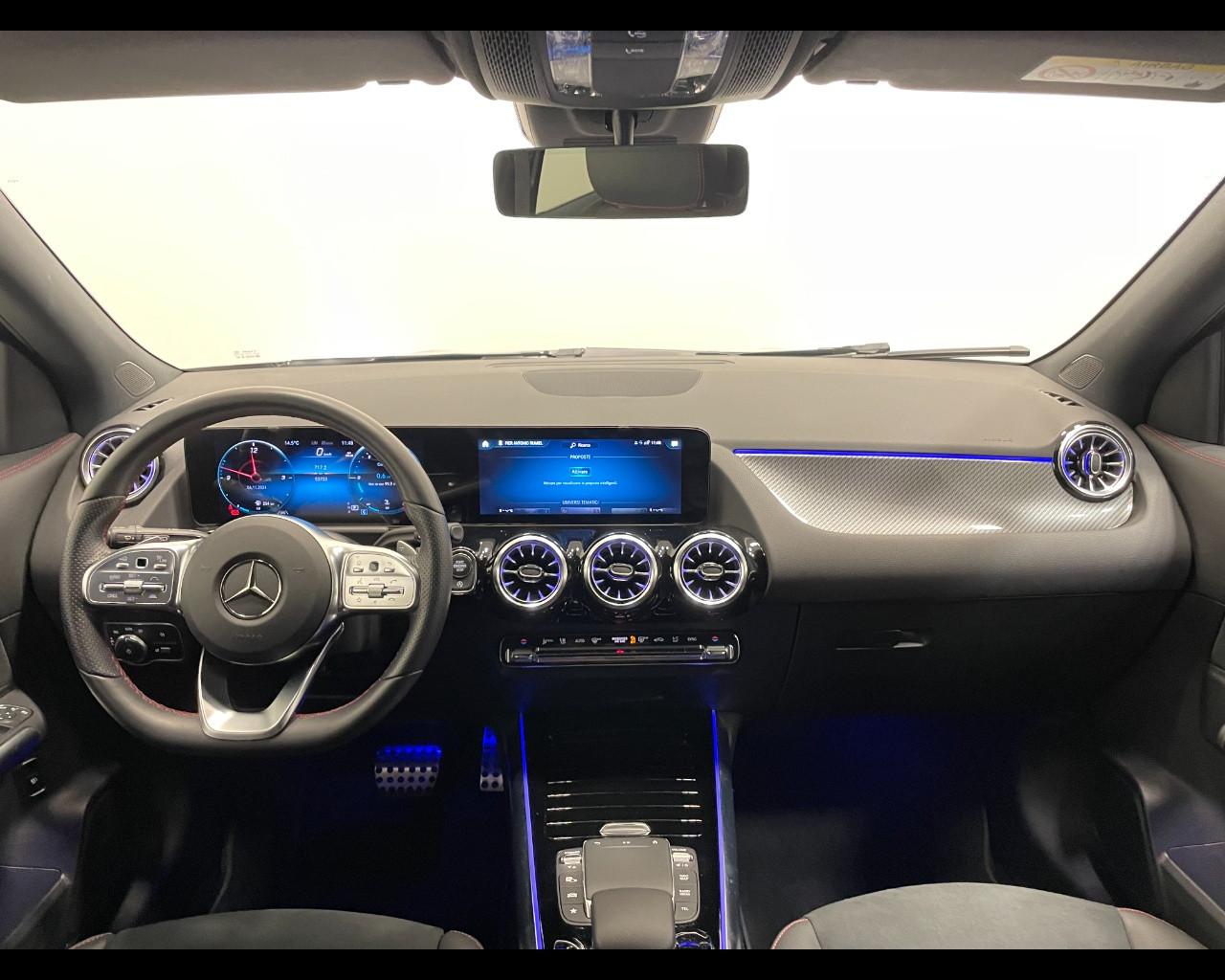 Mercedes-Benz GLA 200 D AUTO PREMIUM