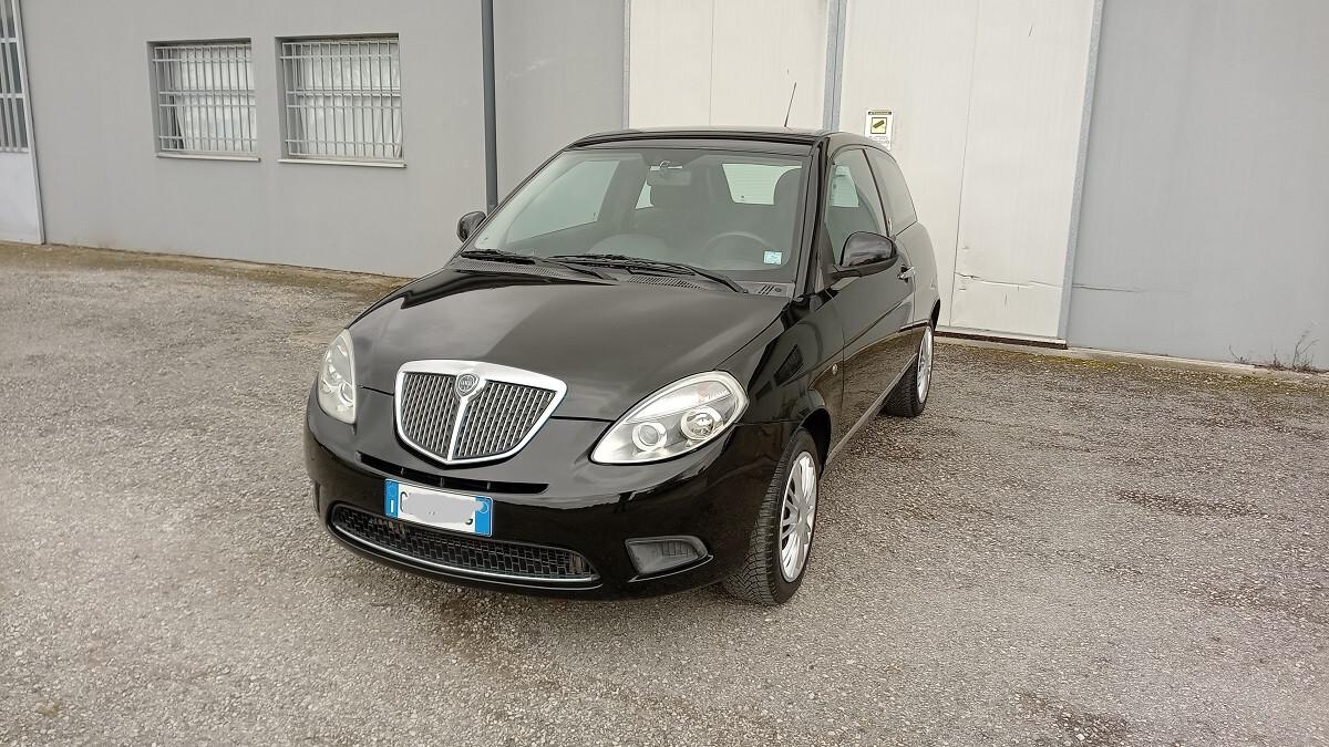 Lancia Ypsilon 1.2 - imp. GPL