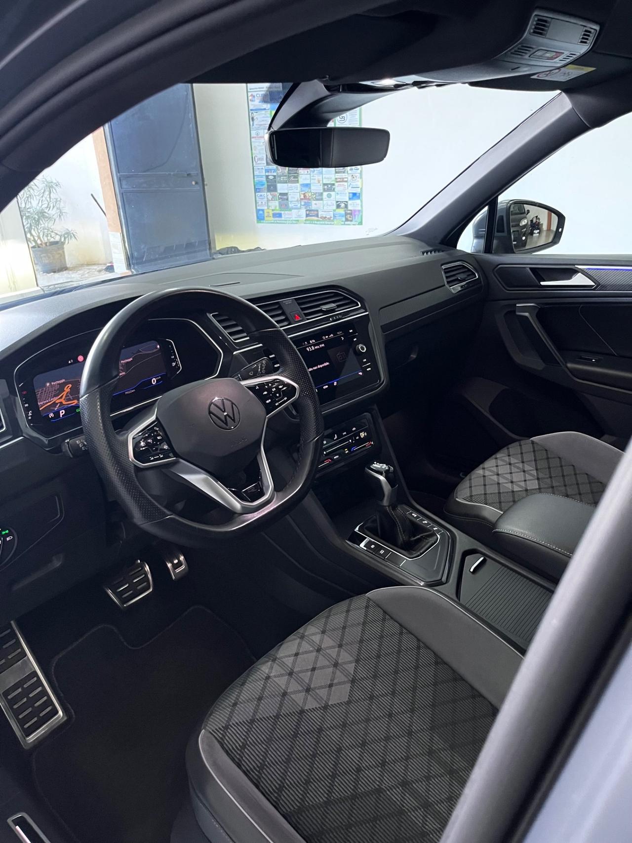 Volkswagen Tiguan 2.0 TDI 150 CV SCR DSG R-Line