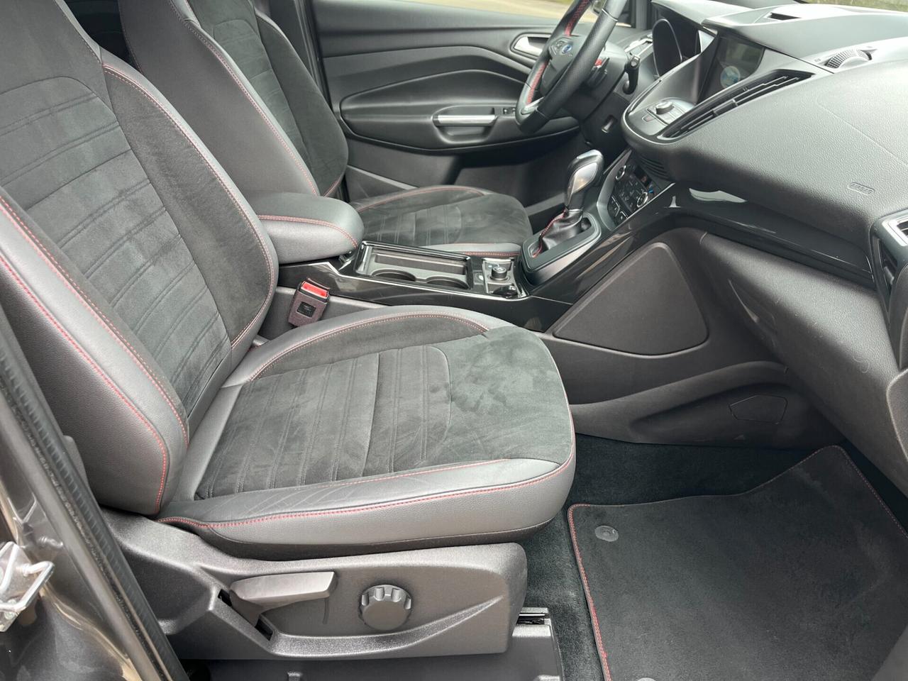 Ford Kuga 2.0 TDCI 150 cv 4WD Powershift ST-Line