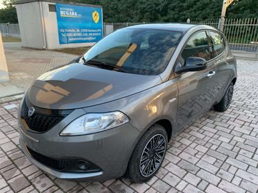 Lancia Ypsilon Ypsilon 1.0 firefly hybrid Silver s