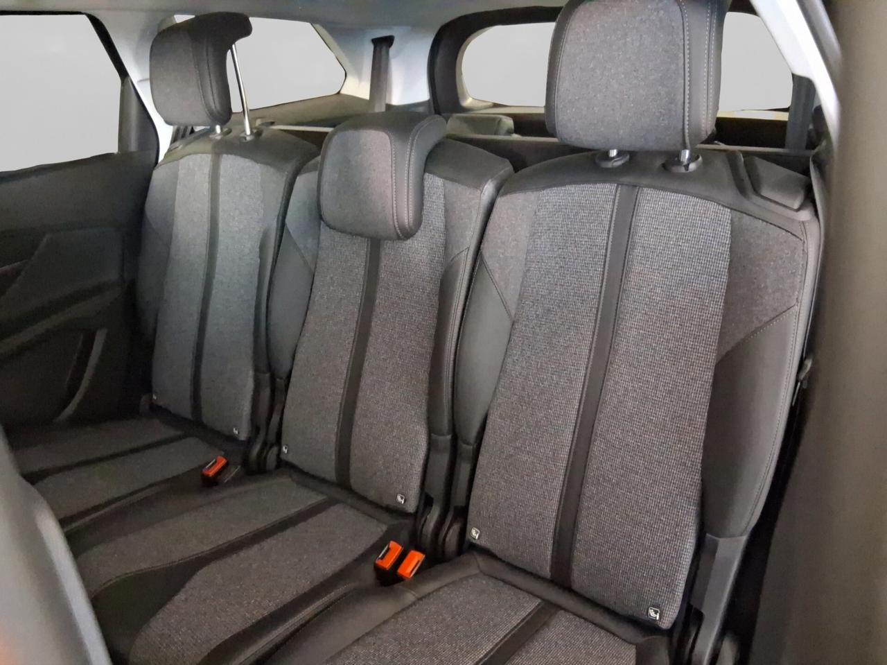 Peugeot 5008 PureTech Turbo 130CV S&S Allure 7 POSTI