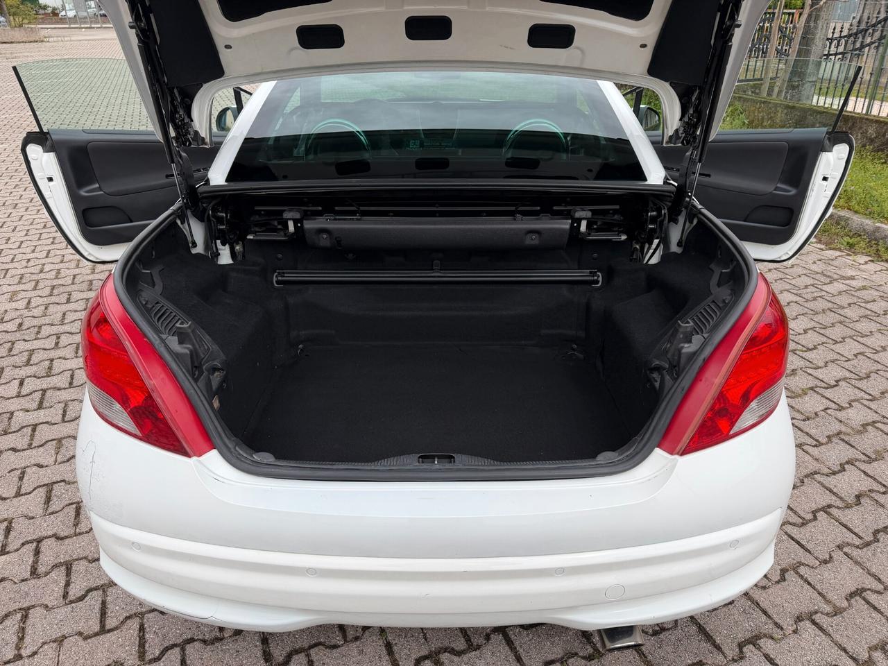 Peugeot 207cc 1.6 HDi Cabrio OK Neopatentati