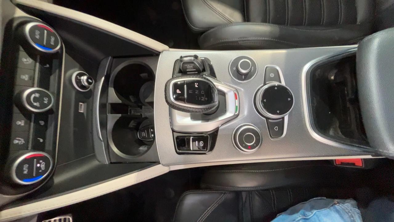 Alfa Romeo Stelvio 2.2 Turbodiesel 210 CV AT8 Q4 Veloce
