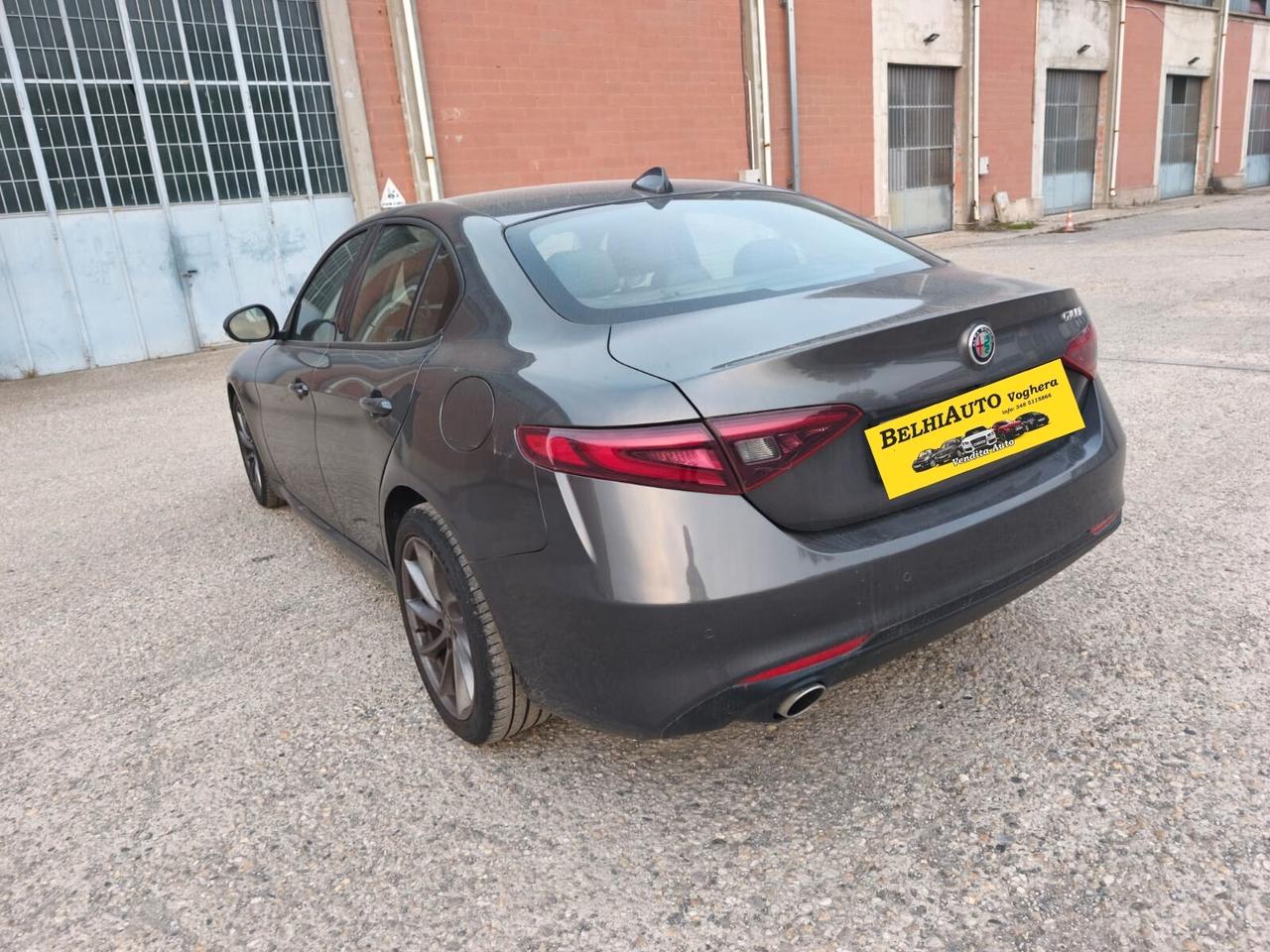 Alfa Romeo Giulia 2019--2.2 Diesel Automatica