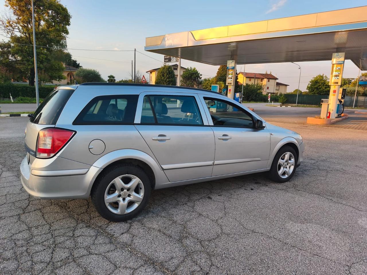 Opel Astra 1.9 CDTI automatico Accetto Permute