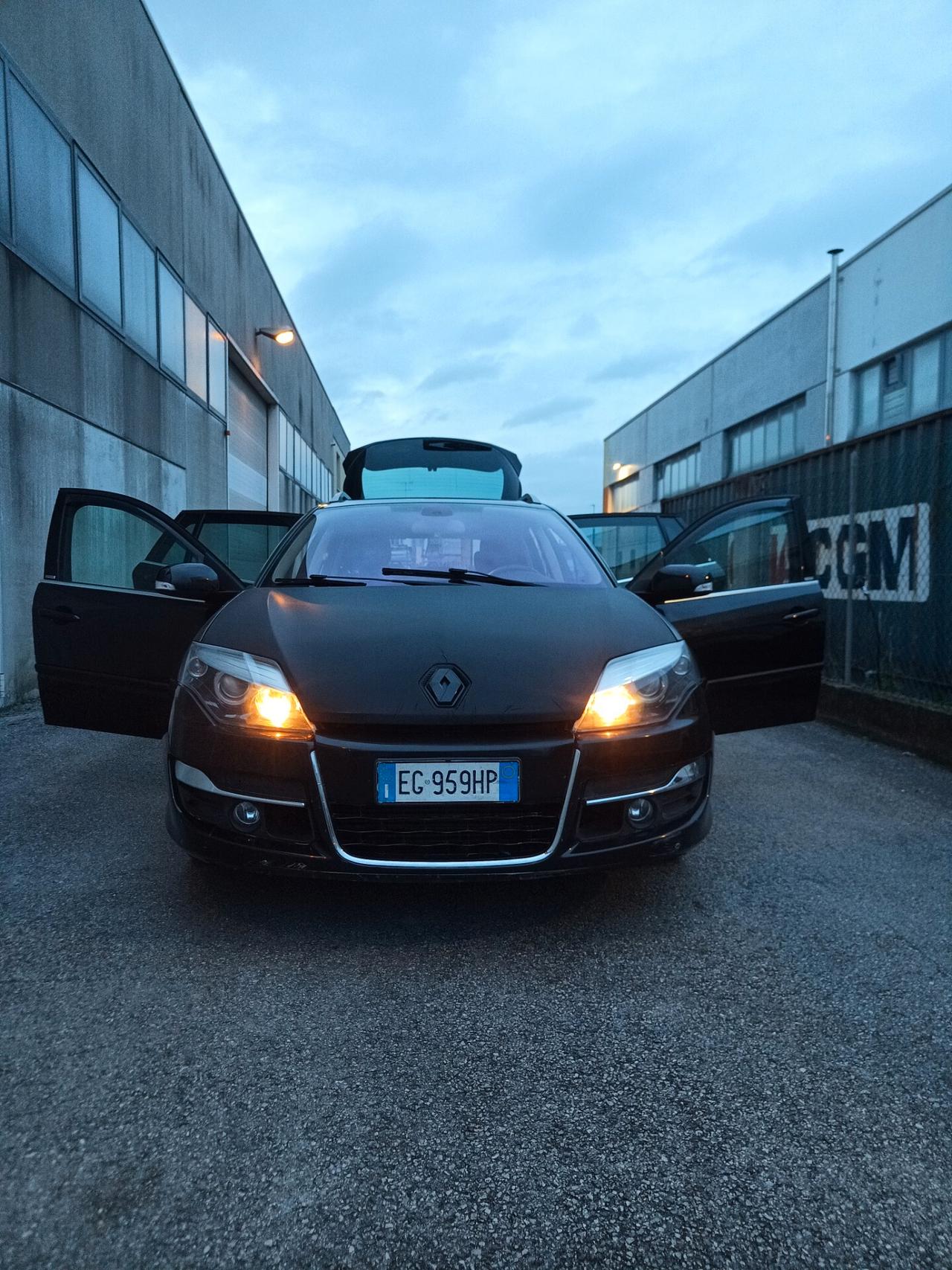 Renault Laguna 2.0 dCi 175CV SporTour Proactive 4Control ESM