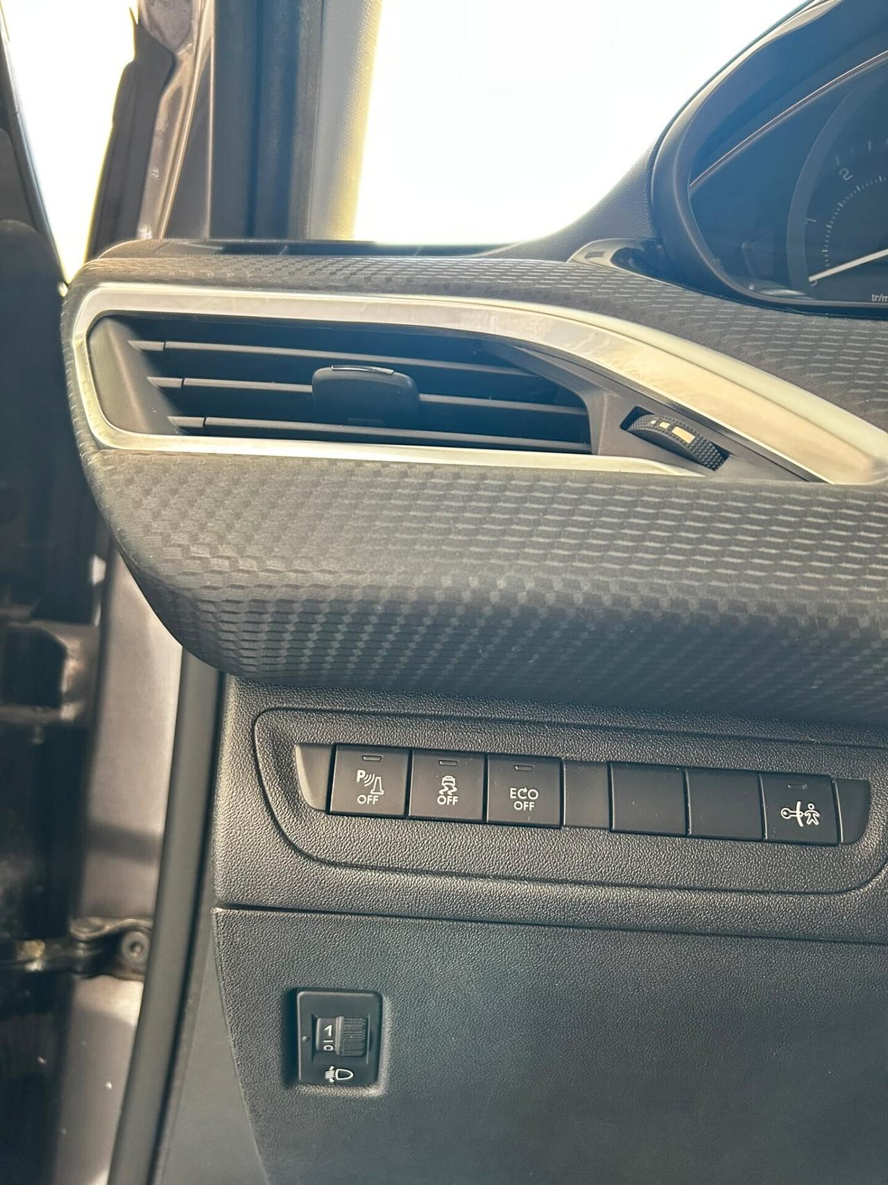 Peugeot 2008 1.6 e-HDi X NEOPATENTATI 2014