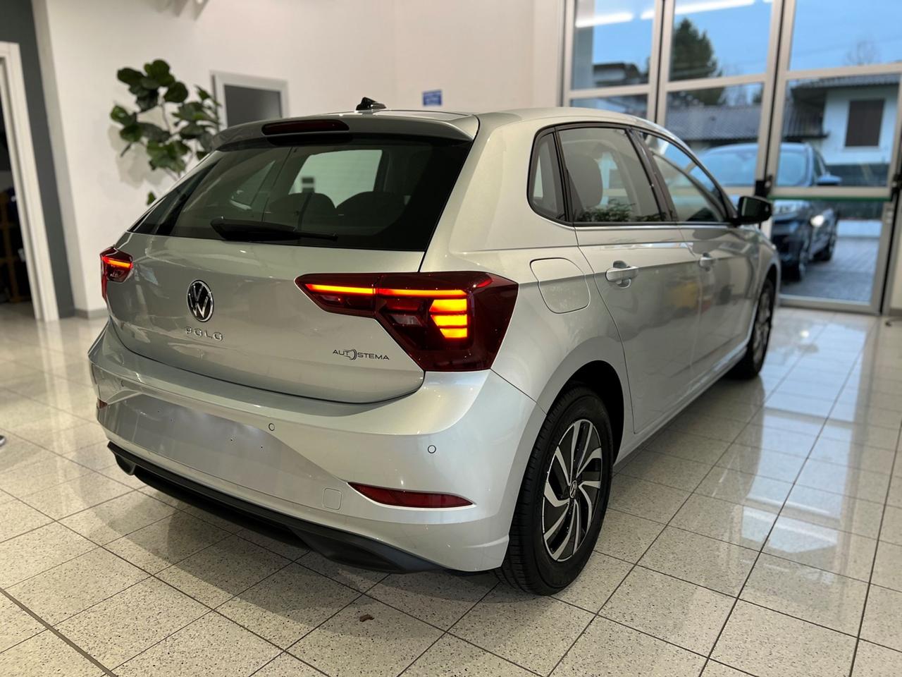 VOLKSWAGEN Polo VI 2022 1.0 tsi Life 95cv