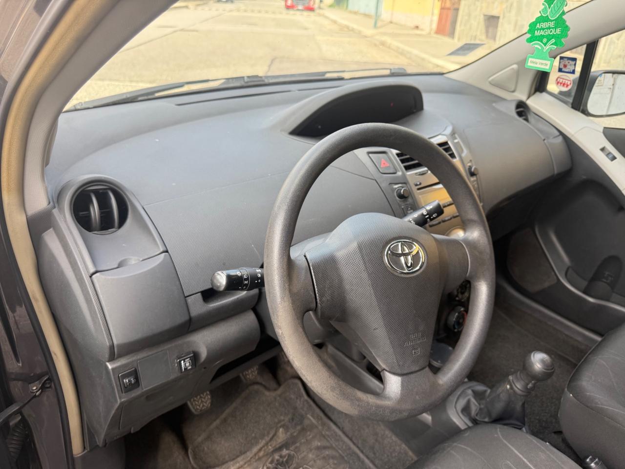 Toyota Yaris 1.0 5 porte Sol GPL