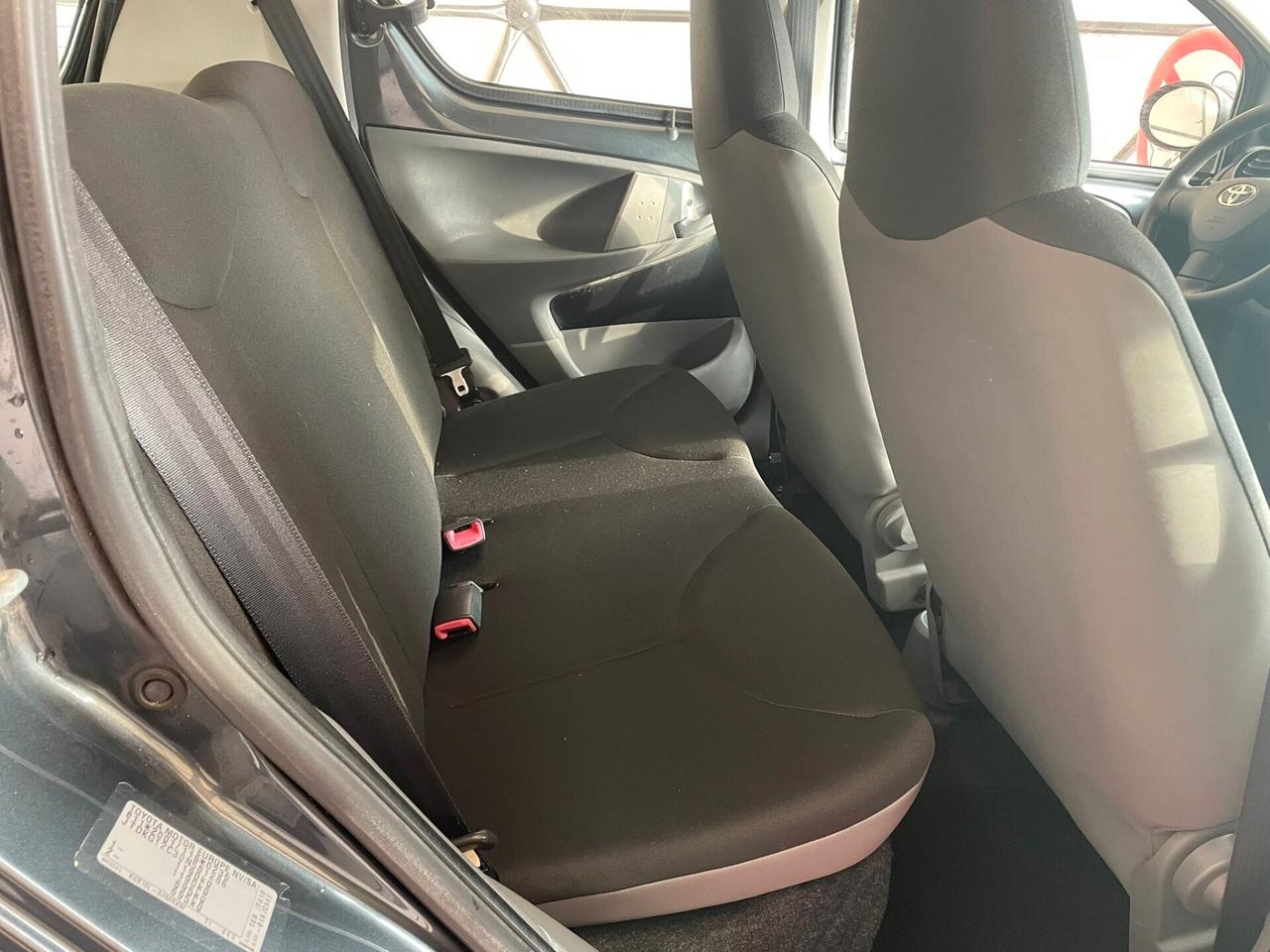 Toyota Aygo 1.0 VVT-i 69 CV 5 porte x-play