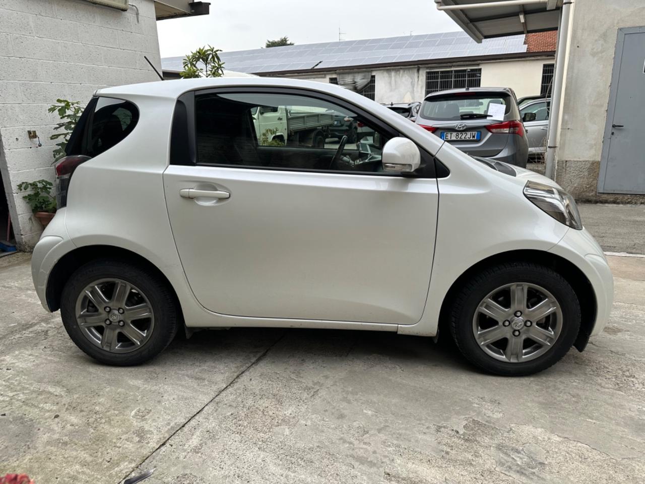 Toyota iQ 1.0 Sol - Autonavigli