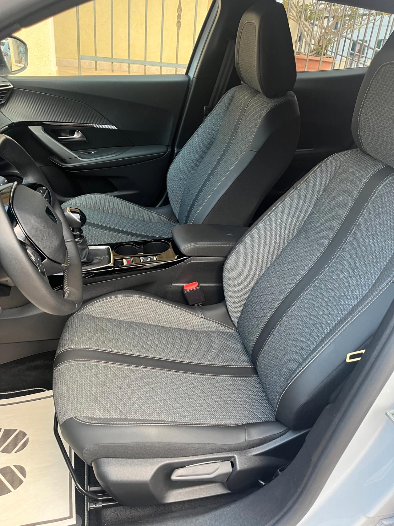 Peugeot 2008 PureTech 100 S&S Allure