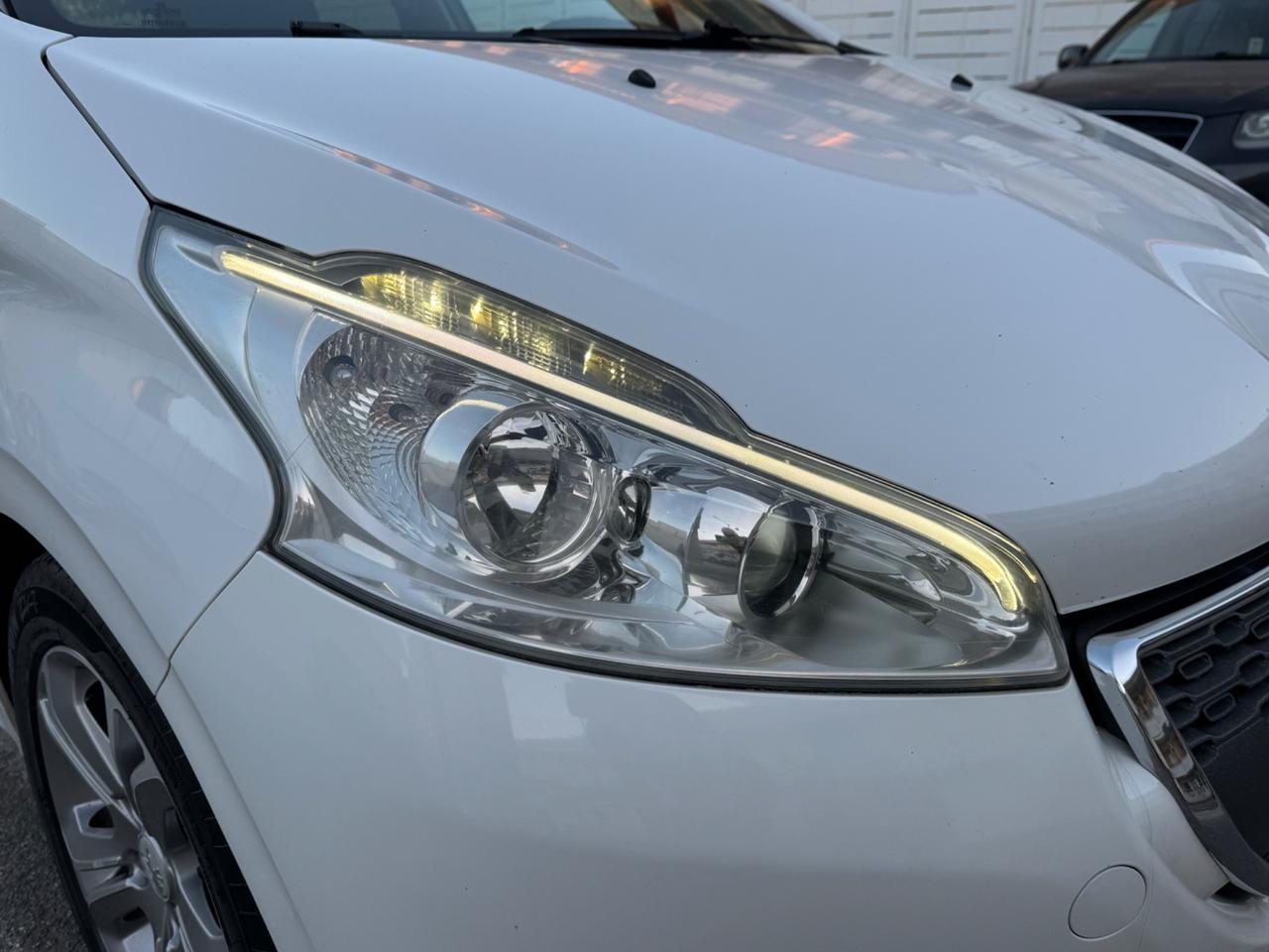 Peugeot 208 1.4 DIESEL 68CV Allure 11/2012