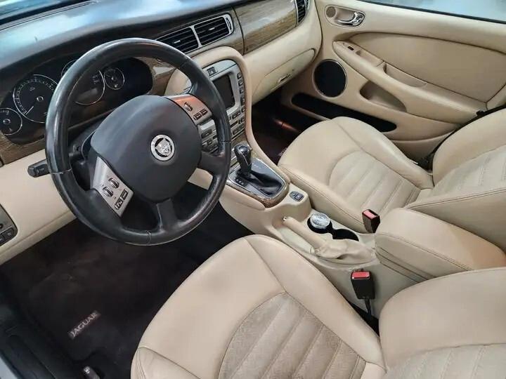 Jaguar X-Type 2.2D cat aut. Premium Luxury cDPF