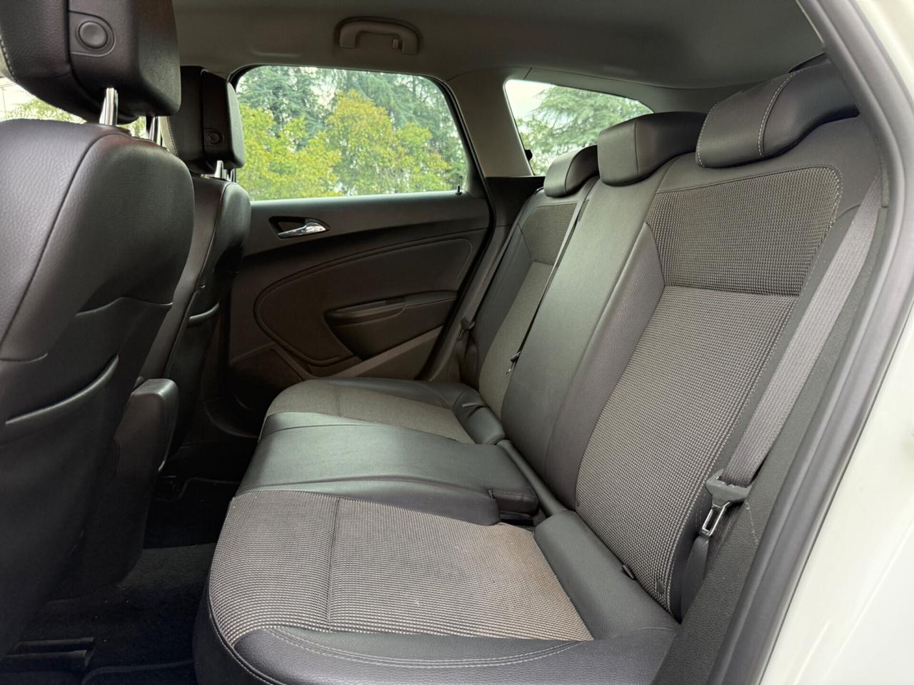 Opel Astra 1.4 Turbo 140CV Sports Tourer GPL Tech Cosmo