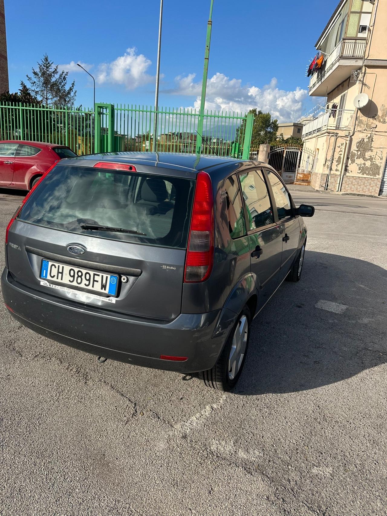 Ford Fiesta 1.2 16V 5p. Ghia