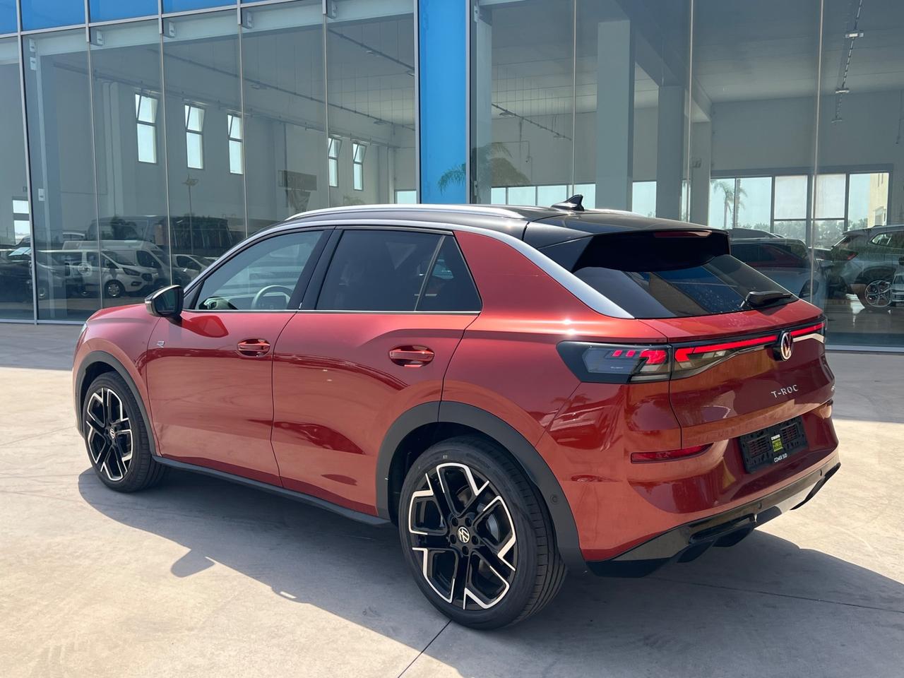 Volkswagen T-Roc 1.5 eTSI ACT 150 CV DSG R-Line - possibilità noleggio no scoring
