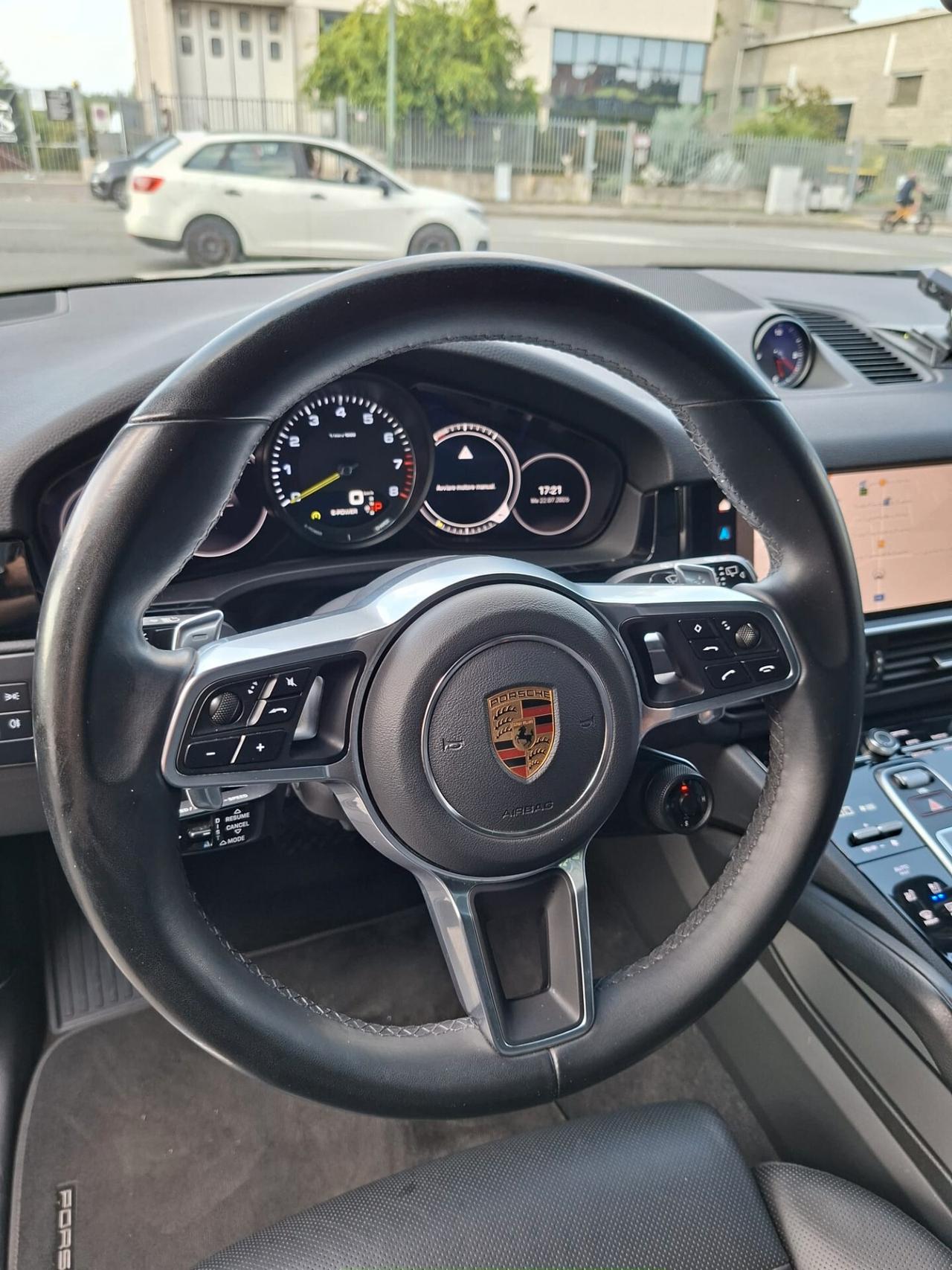 Porsche Cayenne 3.0 V6 E-Hybrid Platinum Edition