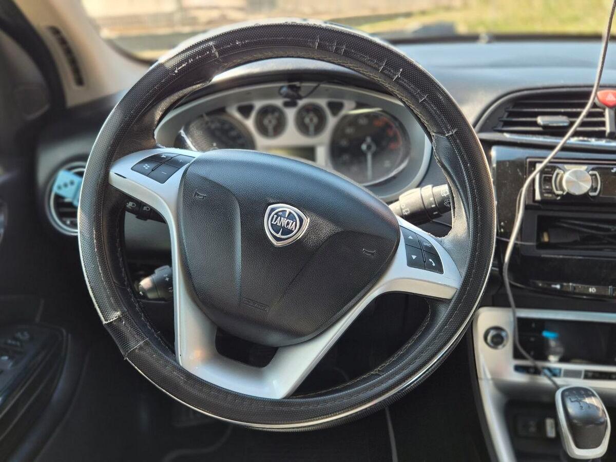 Lancia Delta 1.4 tjt Silver ecochic Gpl 120cv my14