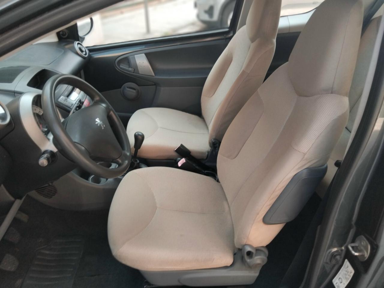 PEUGEOT 107 998CC CLIMA RADIO 50KW