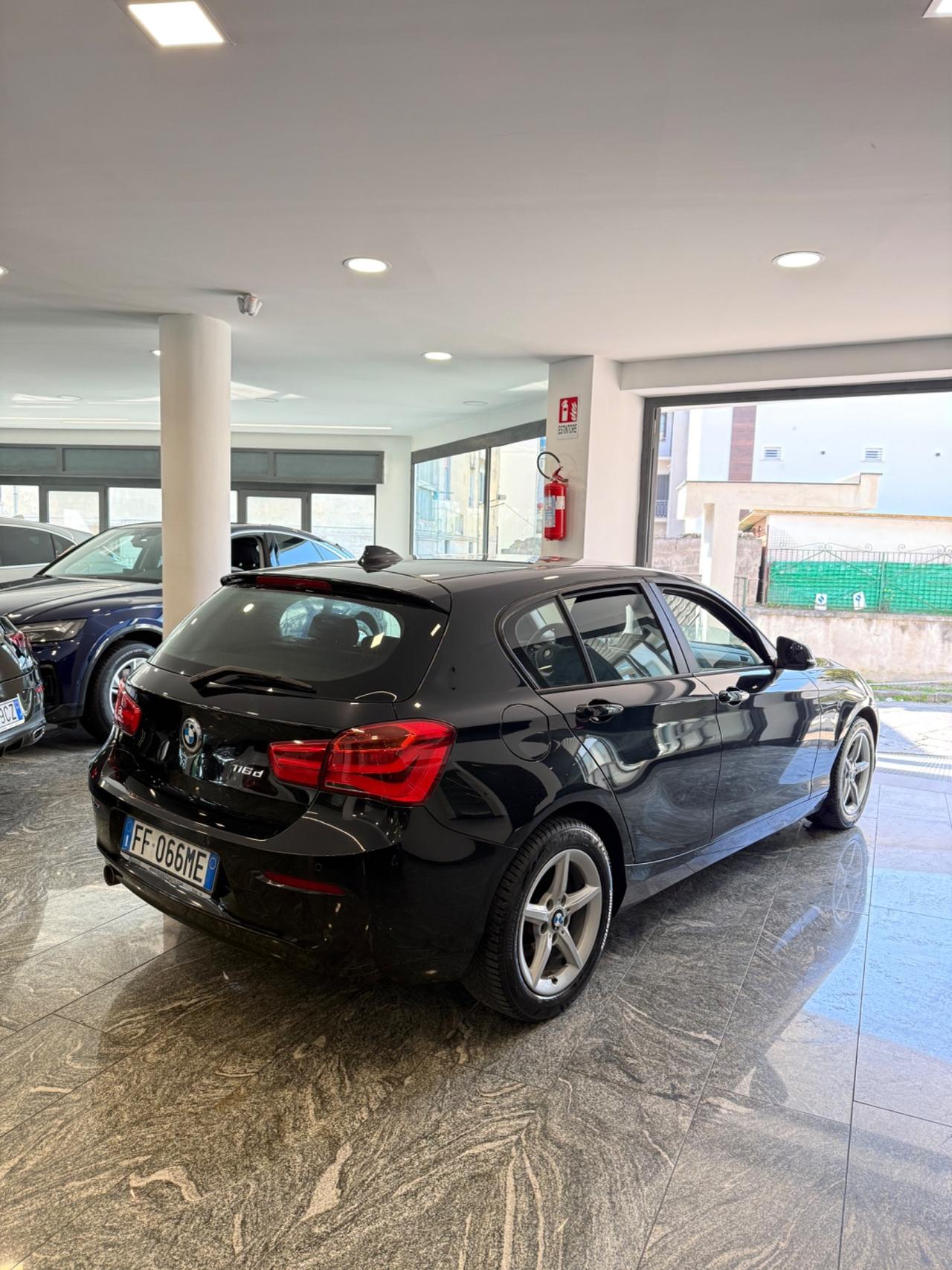 Bmw 116 116d 5p. Advantage