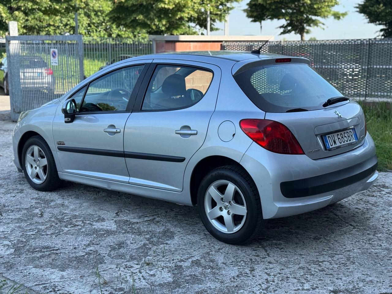 Peugeot 207 1.4 8V 75CV 5p. Energie Sport