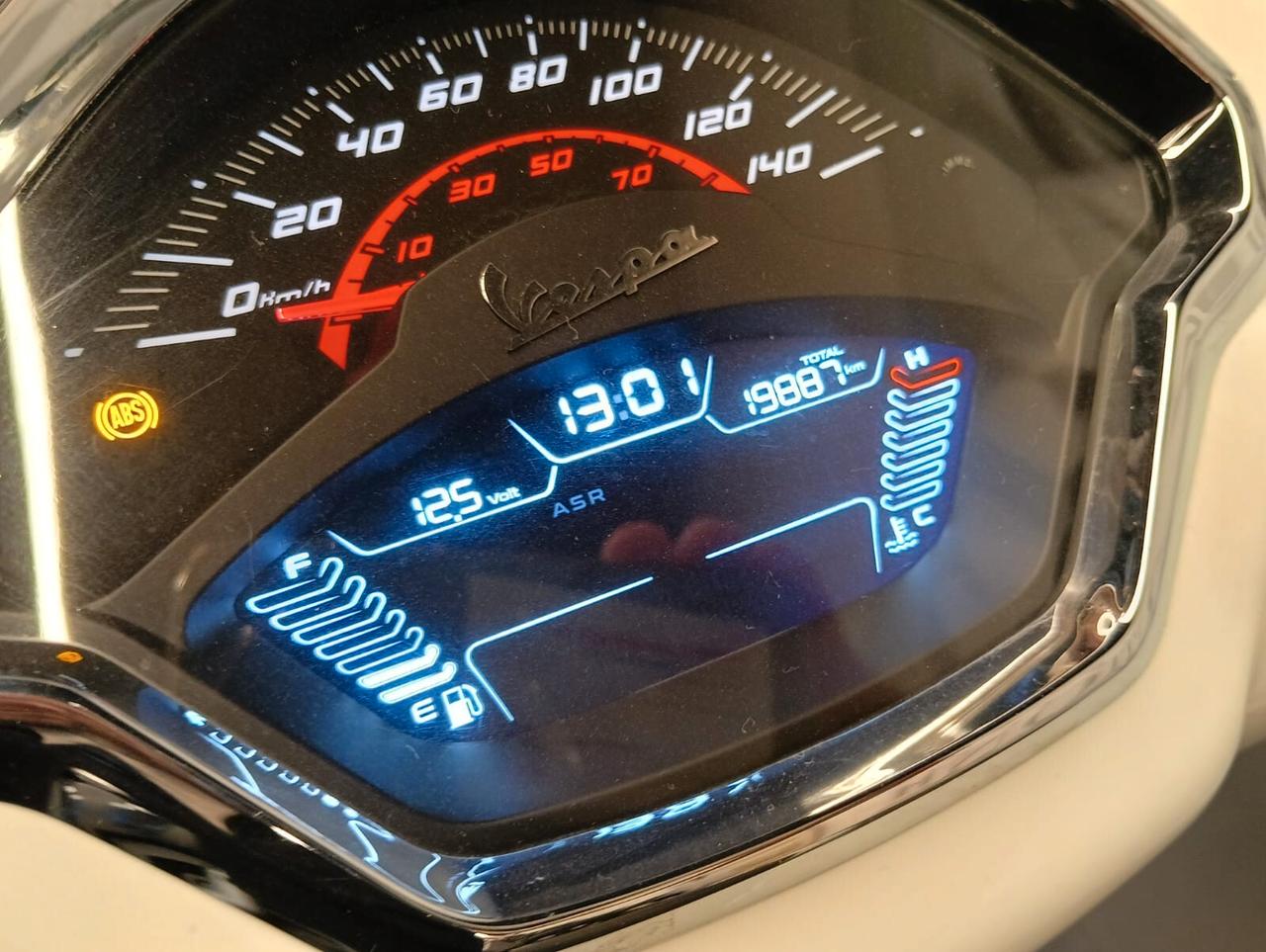 Piaggio Vespa 300 GTS hpe SUPER ABS E5