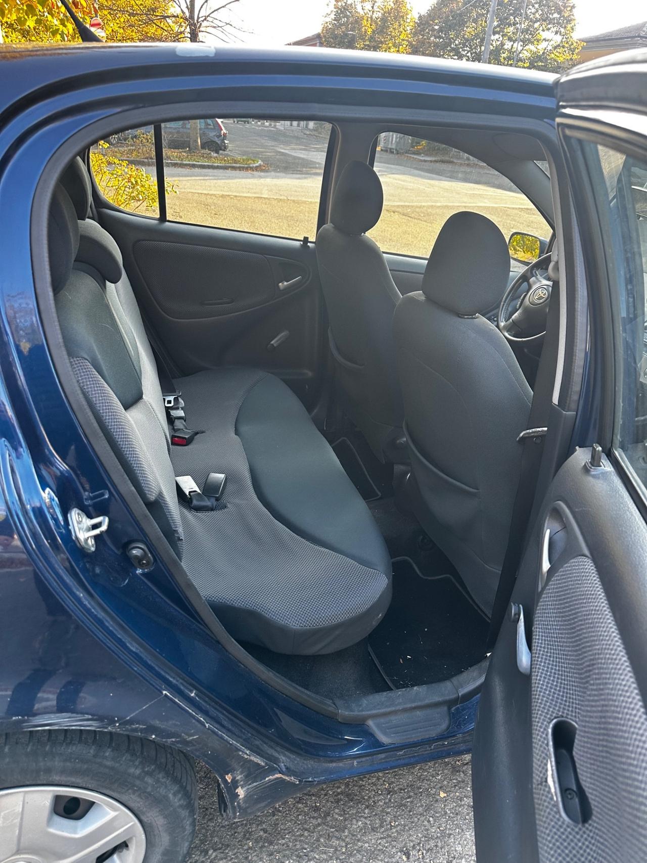 Toyota Yaris 1.0i 16V cat 5 porte Sol GPL