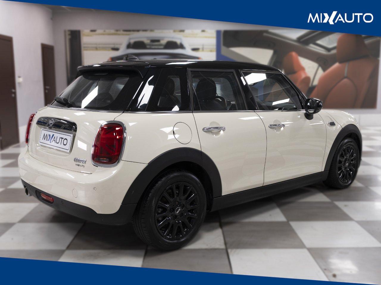 MINI Cooper 1.5 Hype 5 Porte Auto