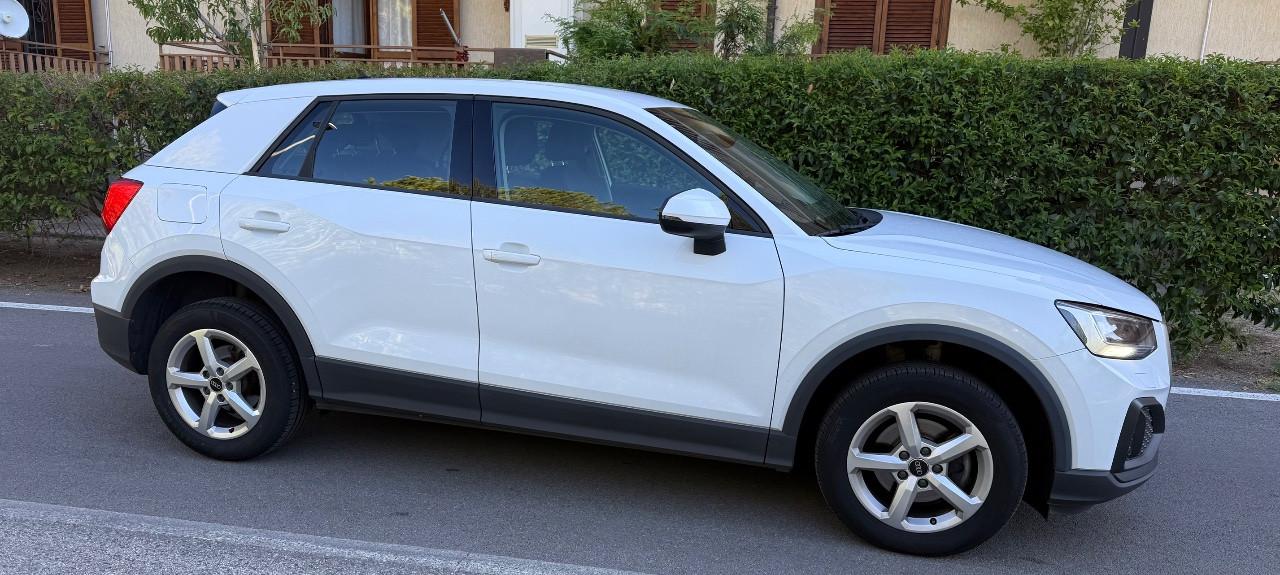 Audi Q2 30 2.0 tdi Business s-tronic