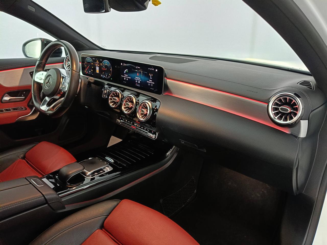 Mercedes-Benz Classe A - W177 2018 - A 180 d Premium auto