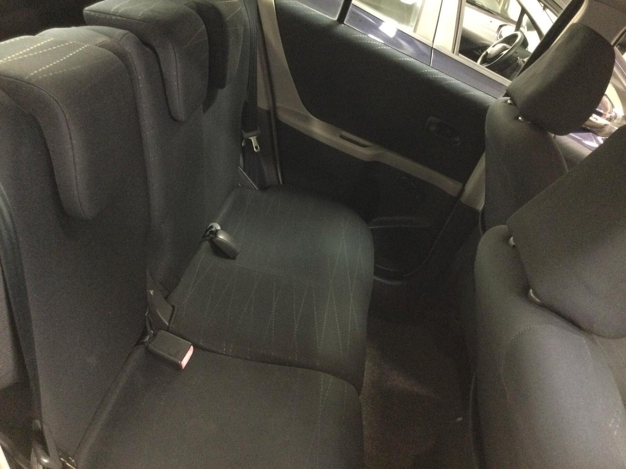 Toyota Yaris 1.3 5 porte Luna