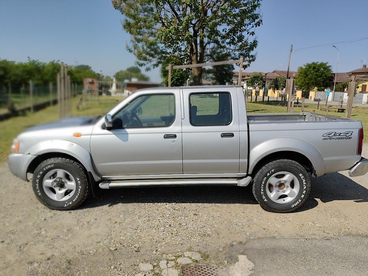 Nissan Navara Double Cab 2.5 td 133cv