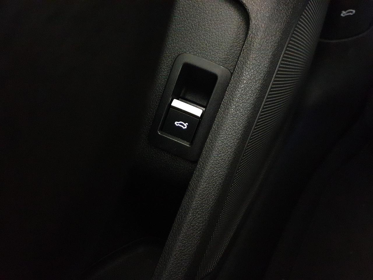 40TDI 204CV quattro S tronic Identity Contrast