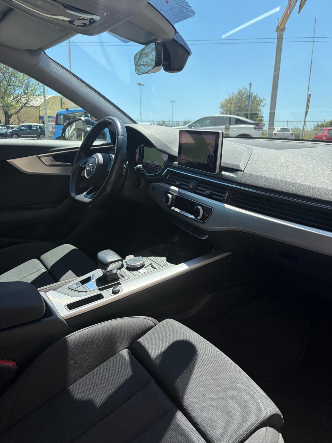 Audi A4 40 TDI S tronic line edition