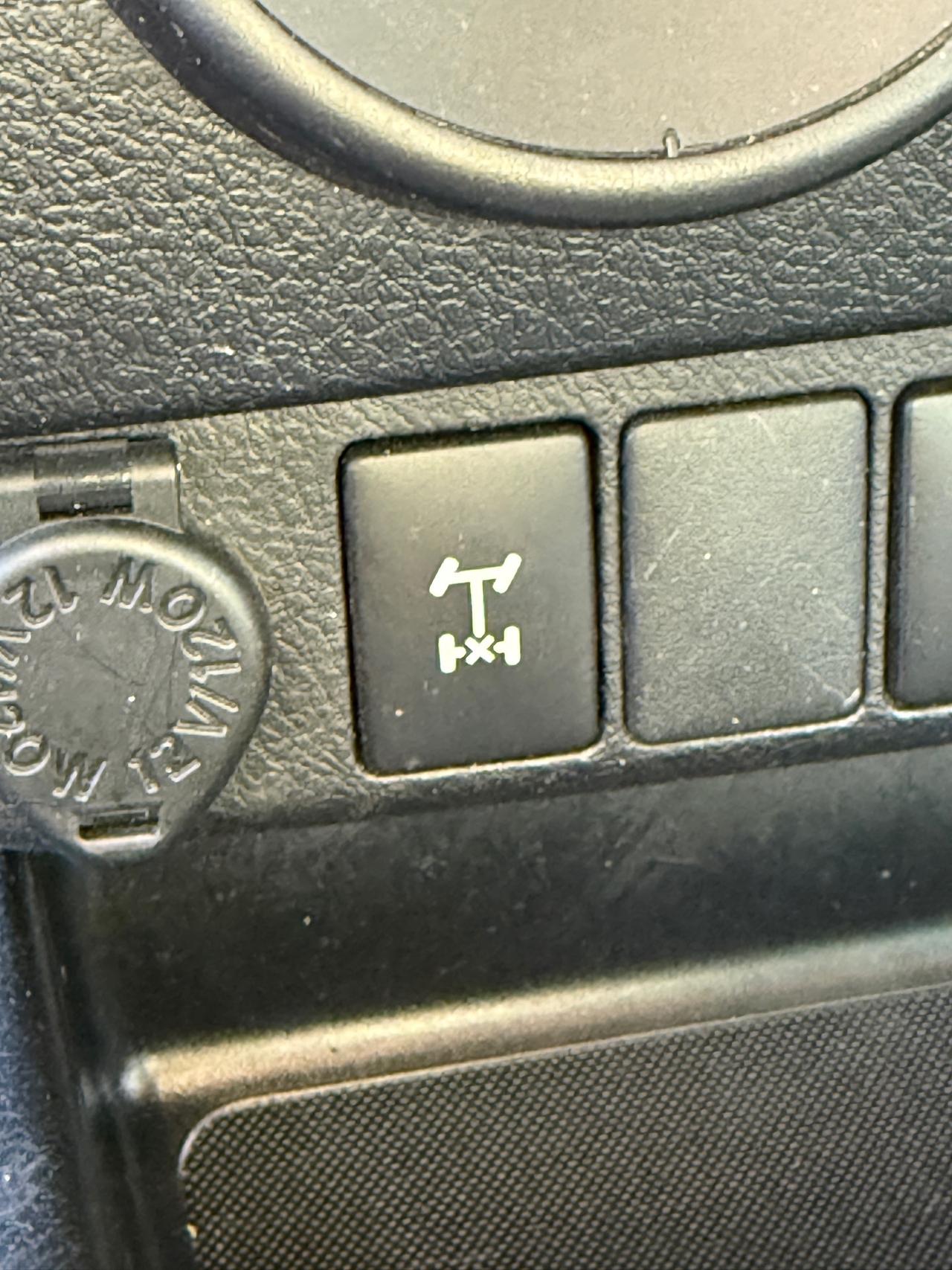 Toyota Hilux 2.4 D-4D 4WD Lounge GANCIO+HARD TOP