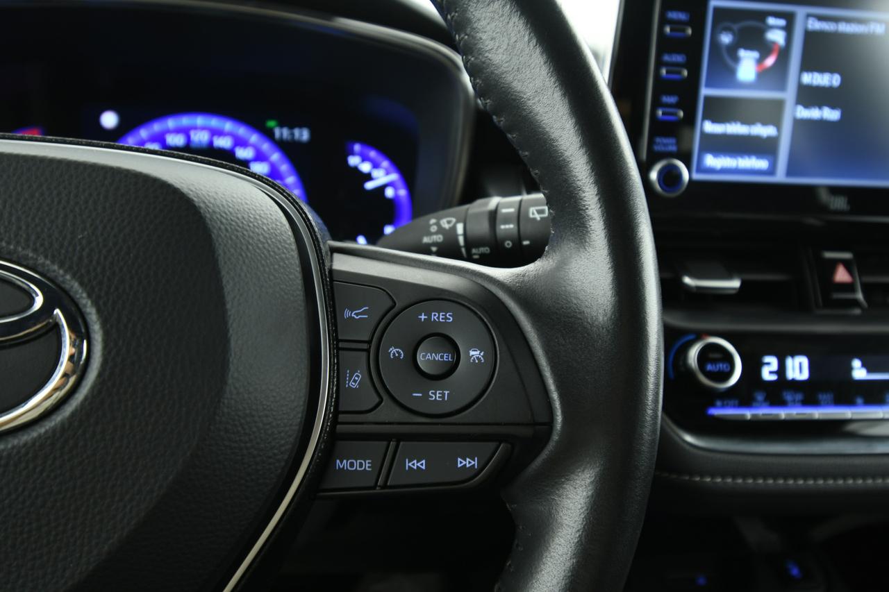 TOYOTA Corolla 2.0h Style cvt CAMERA+ACC+LED+C17"