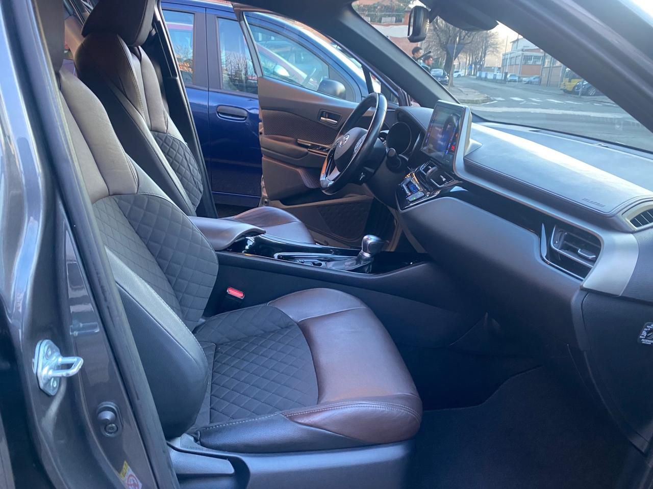 Toyota C-HR 1.8 Hybrid E-CVT Lounge 2WD NEOPATENTATI!!!