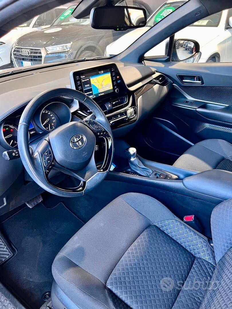 Toyota C-HR 1.8 Hybrid E-CVT Business